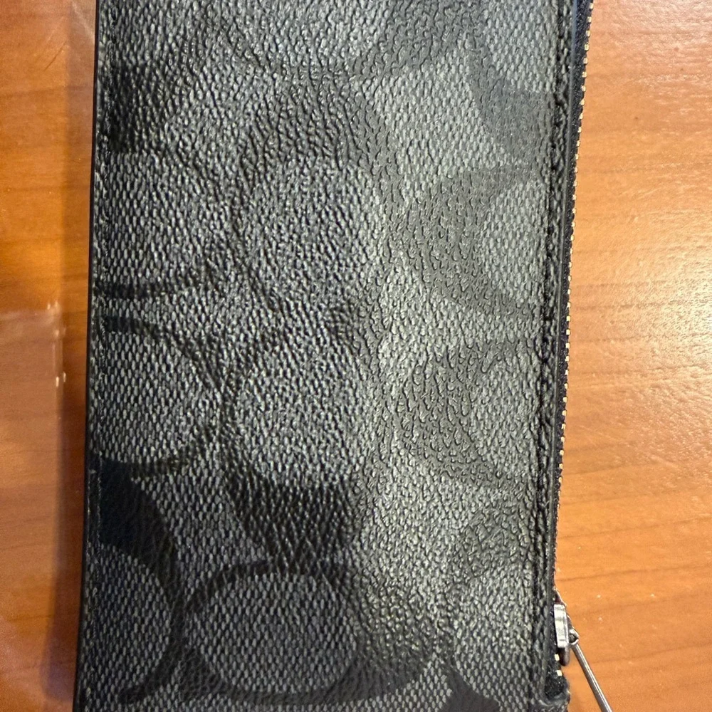 Coach Signature Black Card Holder - Picture 2 of 4